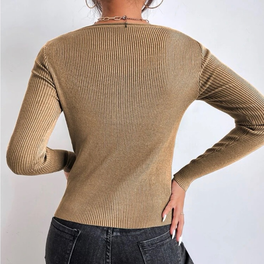 🆕Cut out front ribbed knit sweater beige - Picture 3 of 4